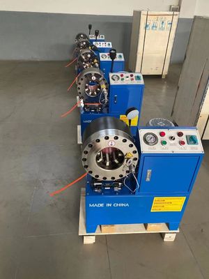 730*480*740 mm DX68 slangkrimpmachine met 10 stalen sets 200 stuks/uur Werkefficiëntie
