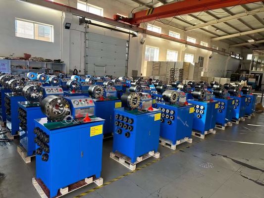 2 inch 6-51mm elektrische rubber slang krimpmachine 600T krimpkracht met grootte is 860 * 640 * 1300 mm met 10 sets dies