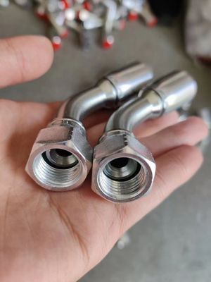 Verschillende afmetingen en normen Carbon Steel Flange 1/2 JIC Hydraulische slangtoepassingen JIS BSP Steel Brake Line Adapters