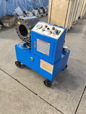 Met 4 wielen smeedproces één stuk zonder laspunten één stuk gevormd materiaal hoge hardheid slijtvastheid olie pomp druk slang crimping machine Dx68 slang crimper