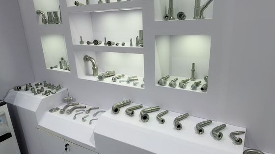 Gepersonaliseerde draadadapter/Hydraulische slangbevestigingen Hydraulische slangbevestigingen Ferrule Fittings Gelijke vorm 1/4 ′′ recht, 45 °, 90 ° Verschillende grootte
