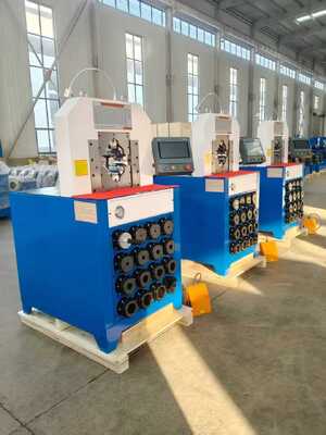 3 inch elektrische 220v/380v hydraulische slangcrimping machine met 0,01 mm nauwkeurigheid PLC / katoen besturingssysteem en 6-76 mm crimping bereik