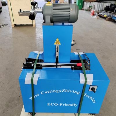 Goede prijs. 350mm*2.8mm Automatische Slang Knipsel en het Afschaven Machine met 2850 t/min-Motor online