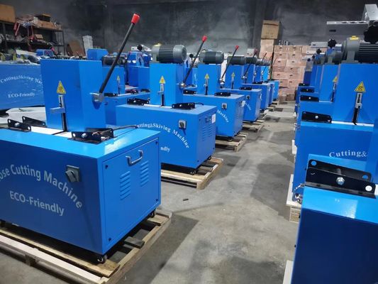 Goede prijs. Zware slangsnijmachine met een gewicht van 128 kg en een afmeting van 850*600*1200 mm online