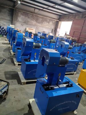 Goede prijs. Blauwe kleuren 128 KG En grootte is 850*600*1200mm Speciale kenmerken Hydraulische slang snijmachine voor automatisch snijden online