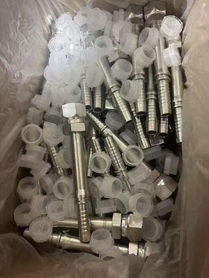 Standaarden Carbon Steel Hydraulische slang Fittings Voor verschillende grootte Inch en 6mm Big Oil Pipe Joint Steel Brake Line Adapters MOQ is 1 stuk