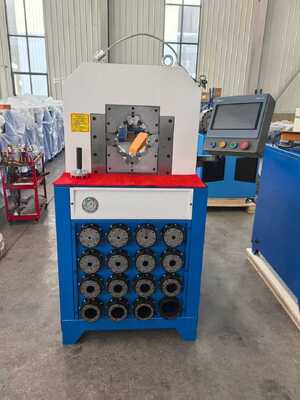 3 inch elektrische 220v / 380v hydraulische slangkrimpmachine met 2800KN krimpkracht PLC / bottonbesturingssysteem en 6-76 mm krimpbereik