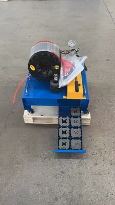 Goede prijs. 2 inch blauwe kleur hoog rendement 600T handmatige slangkrimpmachine zonder elektriciteit met 6-51 mm krimpbereik en 10 verwisselbare matrijzen voor hydraulische toepassingen online
