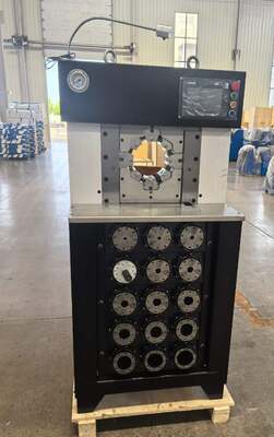 Goede prijs. 3 inch superdiktemodel PLC-besturing hydraulische slangkrimpmachine met 6-76 mm krimpbereik zwarte kleur grotere drukkracht en 165 mm maximale opening 15 matrijzen online