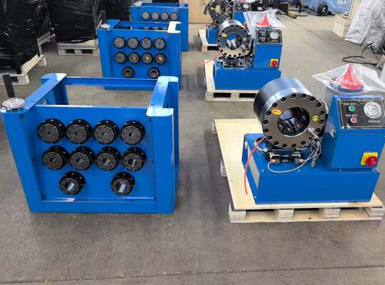 Goede prijs. 2 inch krimpbereik tot 64 mm 2,5 inch krimpbereik Hydraulische slang krimpmachine katoen besturingssysteem met snel wisselwerktuig en rek en 10 uitwisselbare matrijzen online