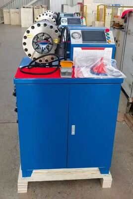 Goede prijs. 2 inch 600T Rubber Hose Crimping Machine Hoger model Blauwe kleur 220v/240v/380v/415v Spanning PLC Control System Met 6-51mm bereik En 10 uitwisselbare dies online