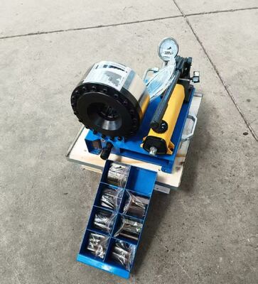 Goede prijs. 1 inch handmatige hydraulische slang krimpmachine Krimpbereik van 6 mm tot 25 mm zonder spanning met 7 strijkijzers voor hydraulische toepassingen Verschillende druk van 31,5 MpA tot 60 Mpa op verzoek van de klant online
