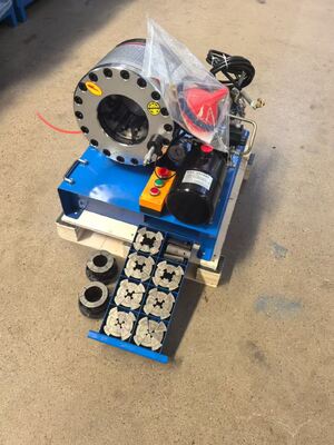 Goede prijs. 12 V/24 V Spanning Hydraulische Slang Krimpmachine met 600T Krimpkracht 10 Matrijzen en 6-51mm Bereik voor Auto Laden online