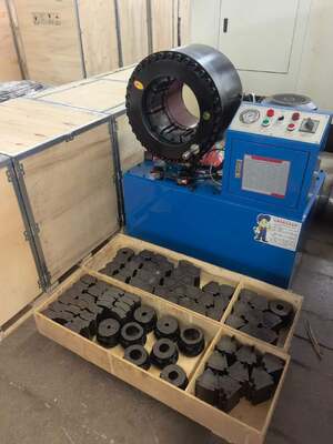 Goede prijs. 6 inch tot 150 mm hydraulische slangkrimpmachine met 220v / 380v / 415v / 240v spanning 4-150 mm krimpbereik grote opening en 20 verwisselbare matrijzen online
