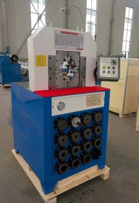 Goede prijs. 3" superdiktemodel Grotere krimpkracht Hydraulische slang-krimpmachine Knopbesturingssysteem 2800KN Krimpkracht 380 V spanning en 6-76 mm krimpbereik 15 matrijzen voor hydraulische toepassingen online