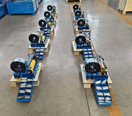 Goede prijs. 1 inch handmatige hydraulische slang krimpmachine Krimpbereik van 6 mm tot 25 mm zonder spanning met 7 strijkijzers voor hydraulische toepassingen Verschillende druk van 31,5 MpA tot 60 Mpa op verzoek van de klant online