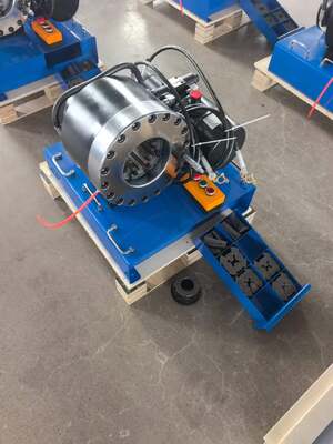 Goede prijs. 12V/24V Spanning 2 inch Hydraulische slang krimpmachine met 600T krimpkracht 10 steken en 6-51mm bereik voor het laden van auto's voor kleinere werkstem online